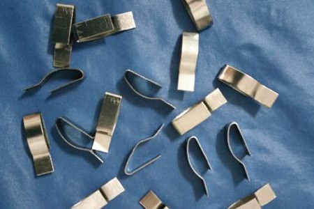 如何做好精密五金彈片的清潔工作？