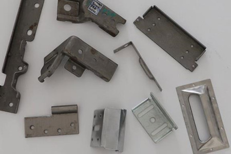 五金彈片的材質(zhì)有哪些，使用壽命多長(zhǎng)？