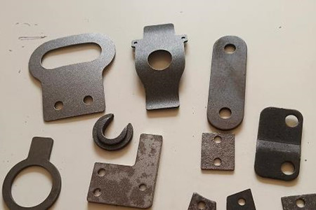 精密沖壓件產(chǎn)生時(shí)出現(xiàn)翻料、扭曲的原因及解決方法