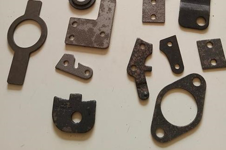 精密沖壓件產(chǎn)生時(shí)出現(xiàn)翻料、扭曲的原因及解決方法